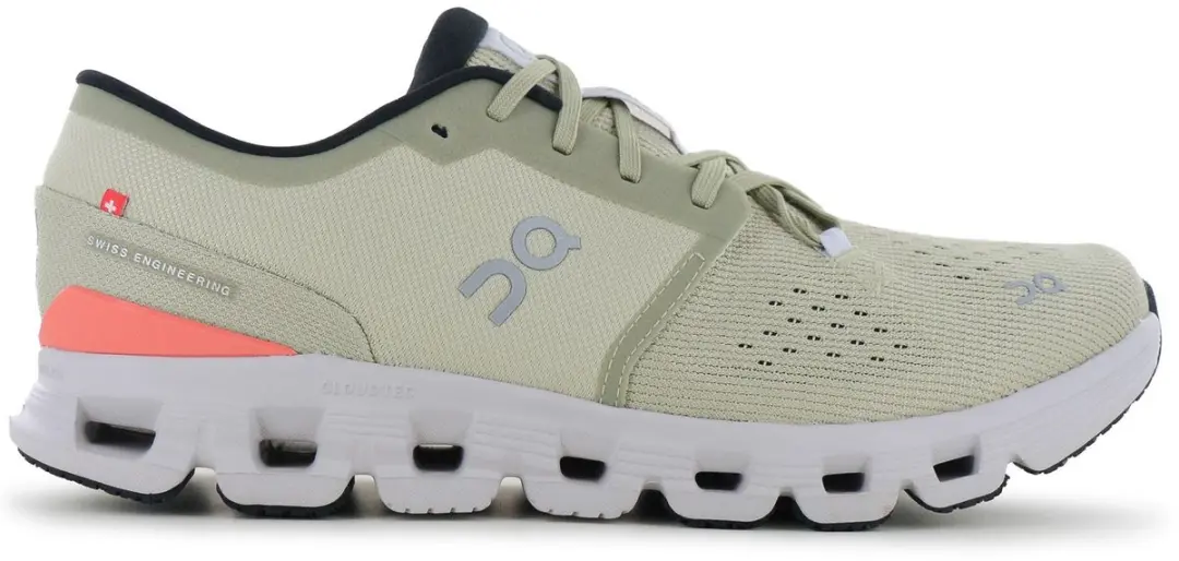 ON Running Cloud X 4