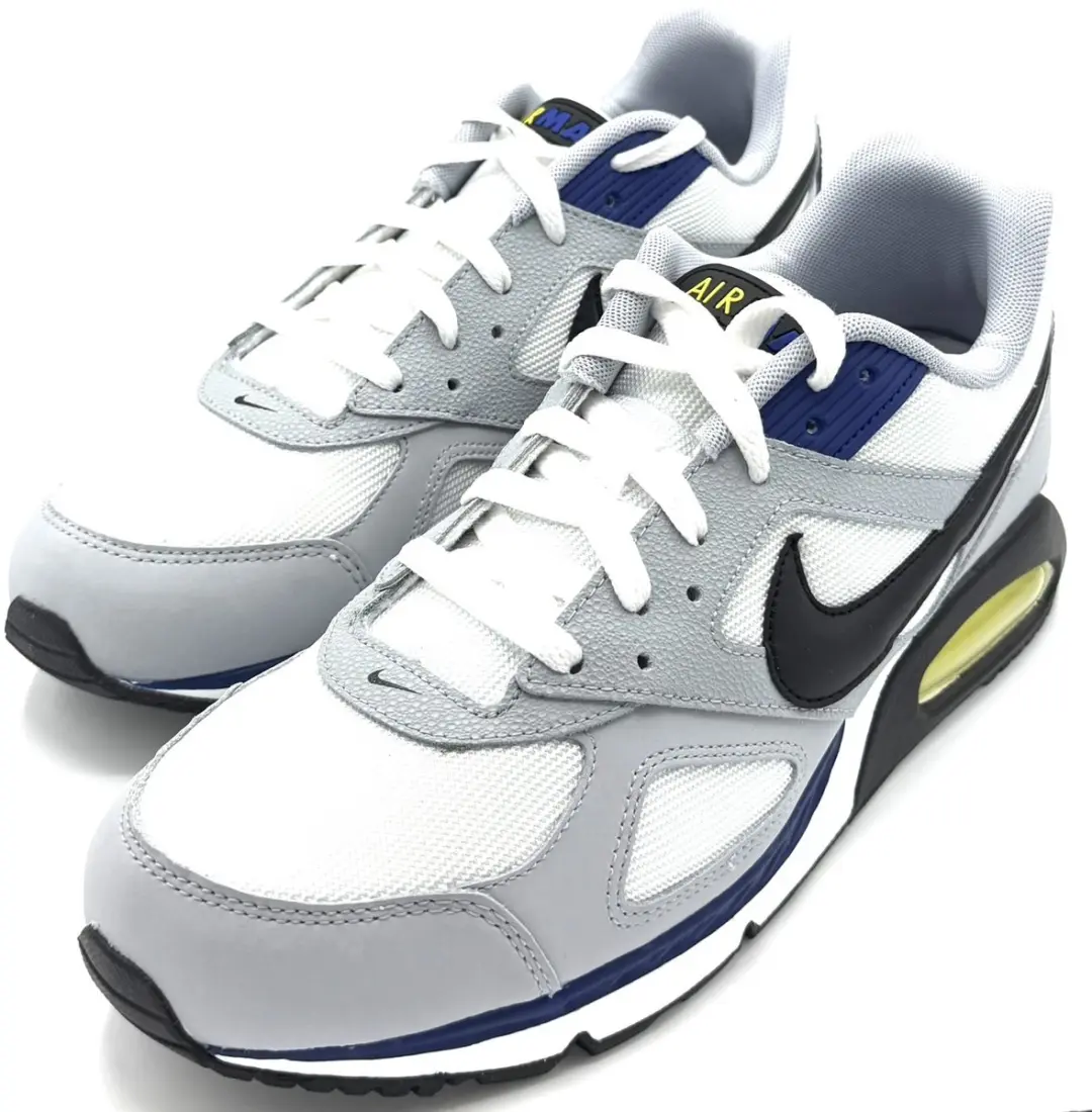 Nike Air Max Ivo Sneakers - Maat 45 - Wit Grijs - afbeelding 2 van 4