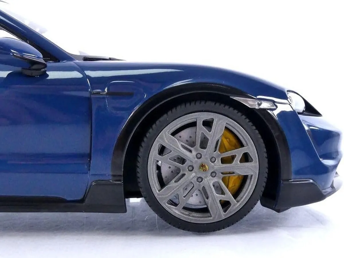 Porsche Taycan CUV Turbo S 1:18 Minichamps - Neptunes Blue