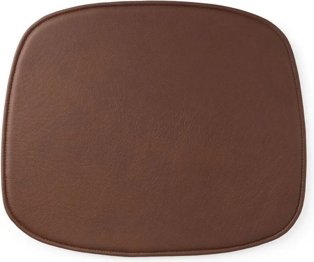 Normann Copenhagen Form zitkussen leder brandy