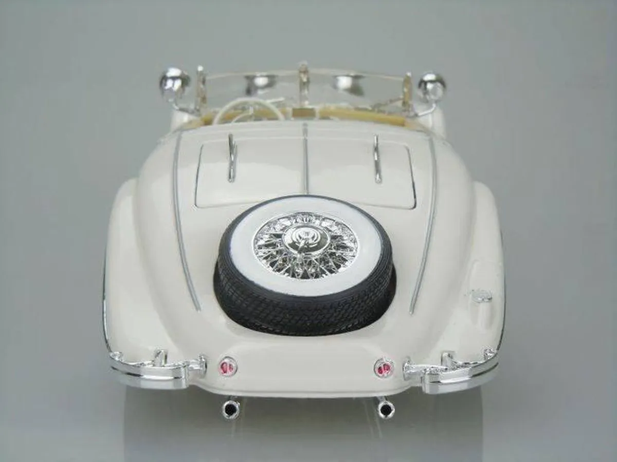 Mercedes-Benz 500 K Typ Specialroadster 1936 - 1:18 Maisto - Wit