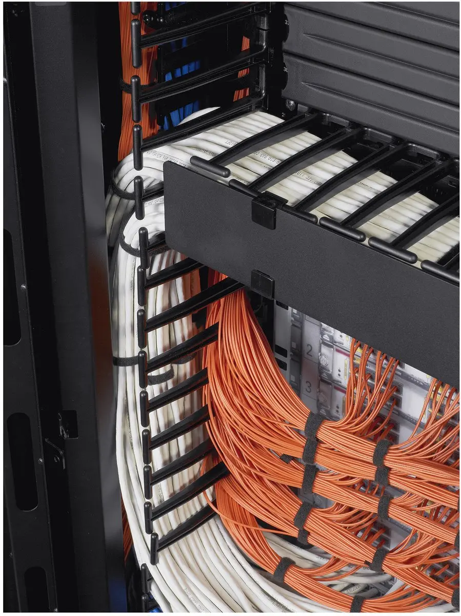 APC AR7717A Rechte Kabelgoot - Zwart - afbeelding 2 van 6