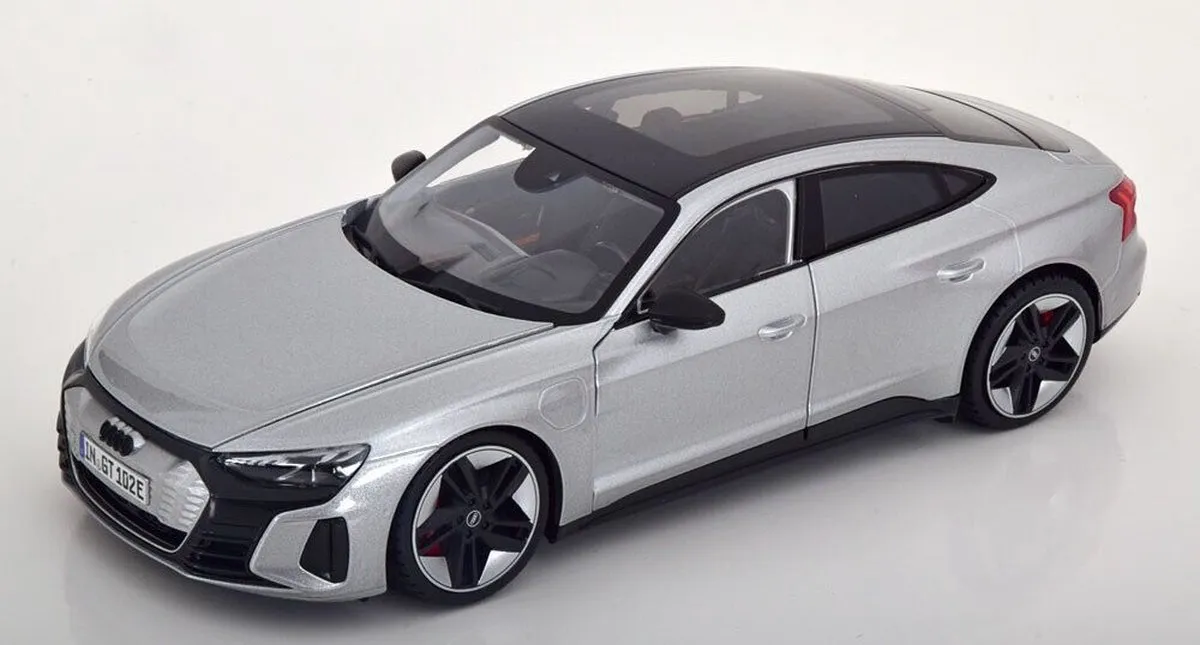 Audi RS e-tron GT 1:18 Bburago - Groen