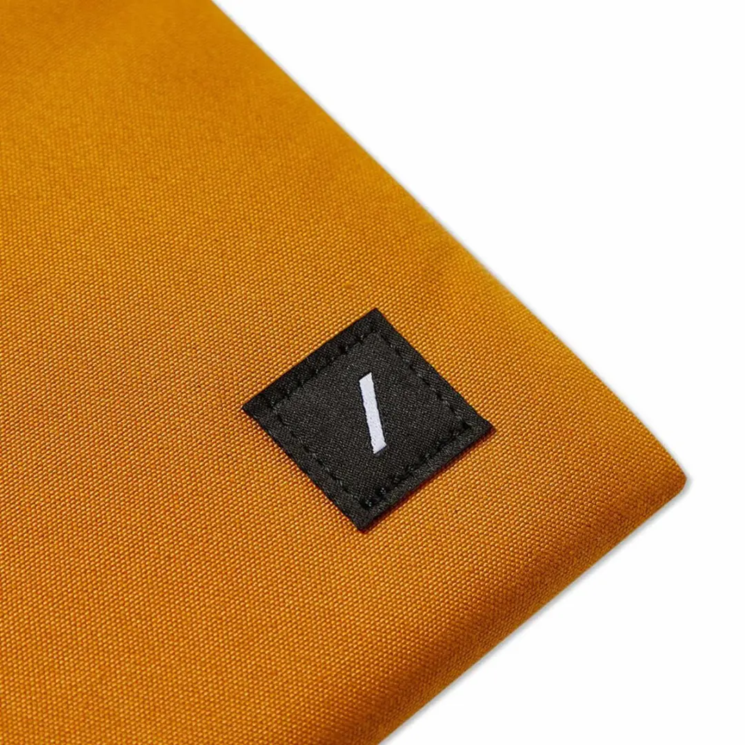Native Union Stow Lite Sleeve MacBook 14 - 14 Inch - Transparent