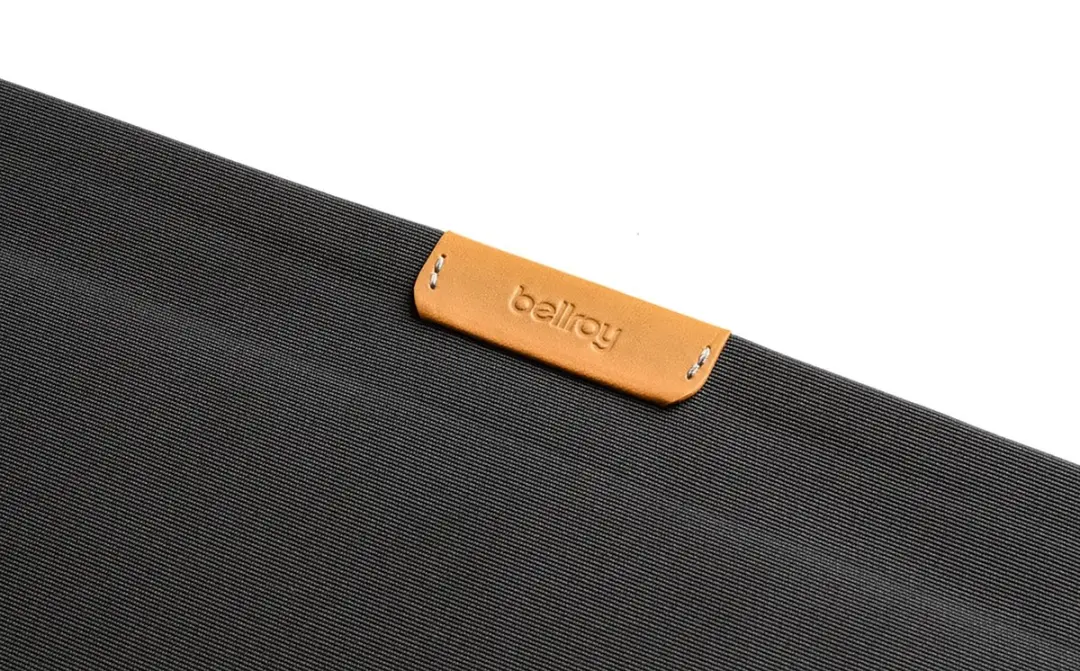 Bellroy Sleeve MacBook Pro/Air 15/16 Hoes - 16 inch - Zwart - afbeelding 6 van 6