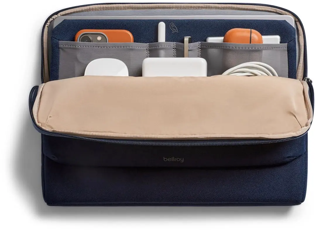 Bellroy Caddy Sleeve MacBook Pro/Air 15/16 DLCB-NAV-227 - Blauw - afbeelding 5 van 6