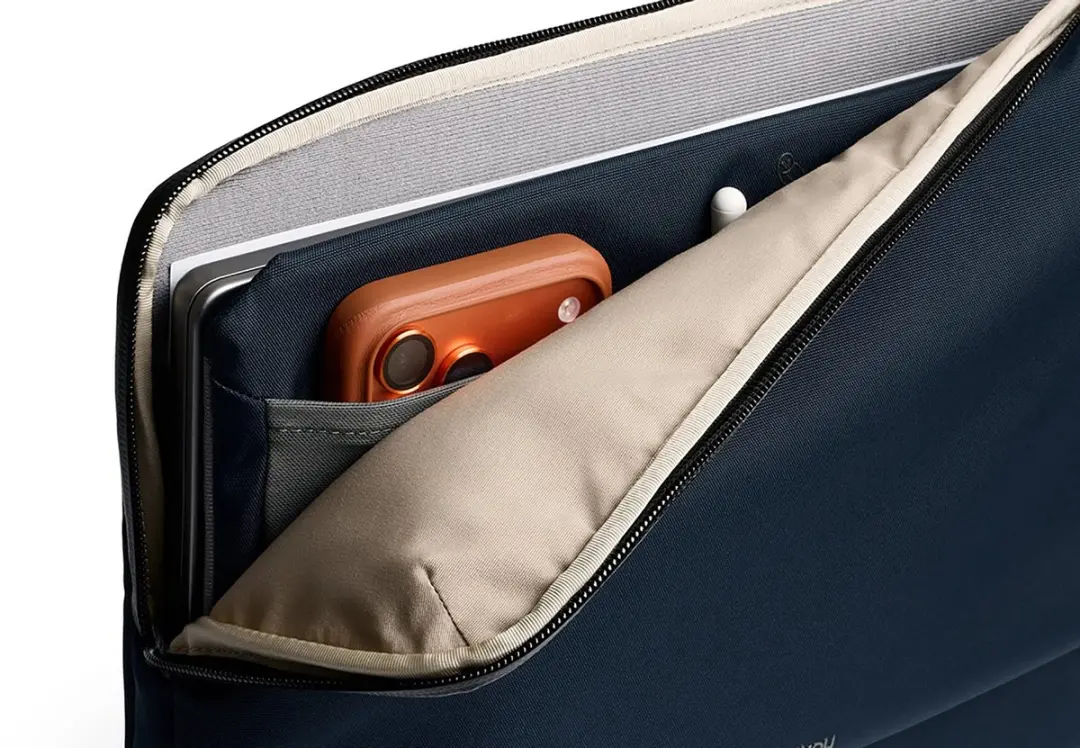 Bellroy Caddy Sleeve MacBook Pro/Air 16 - 16 inch - Blauw - afbeelding 3 van 6