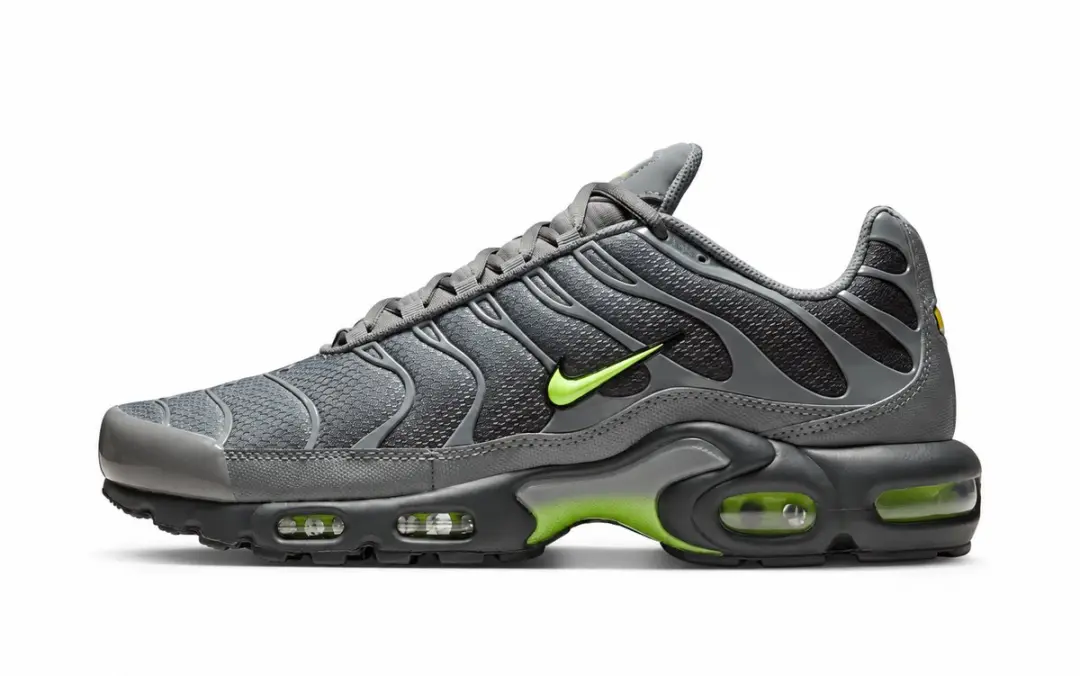 Nike Air Max Plus "Smoke Grey Volt"