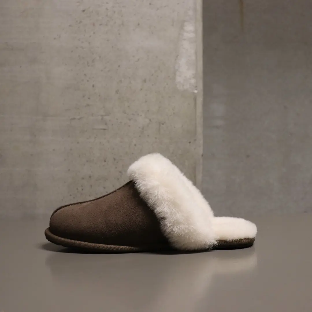 UGG W Scuffette II Dames Sloffen - Donkerbruin 37 - afbeelding 3 van 6