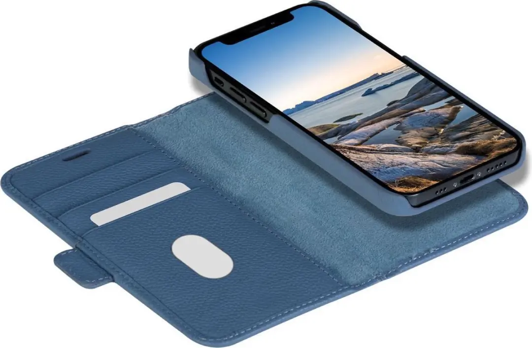 dbramante1928 iPhone 13 Pro Max Boekplankhoesje Effen Blauw - 4 Pasjes