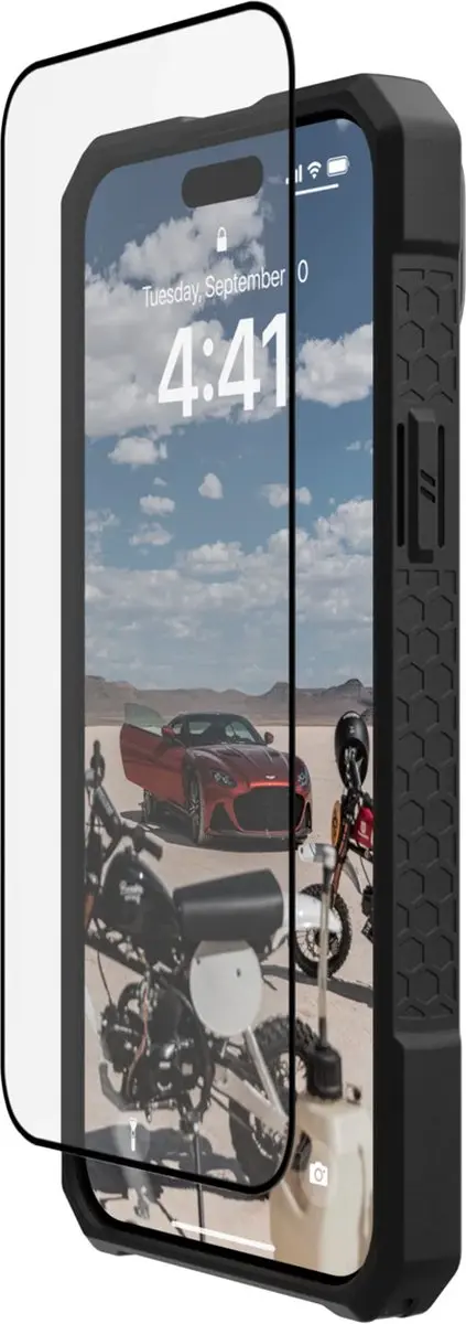 Urban Armor Gear Glass Shield iPhone 15 Plus