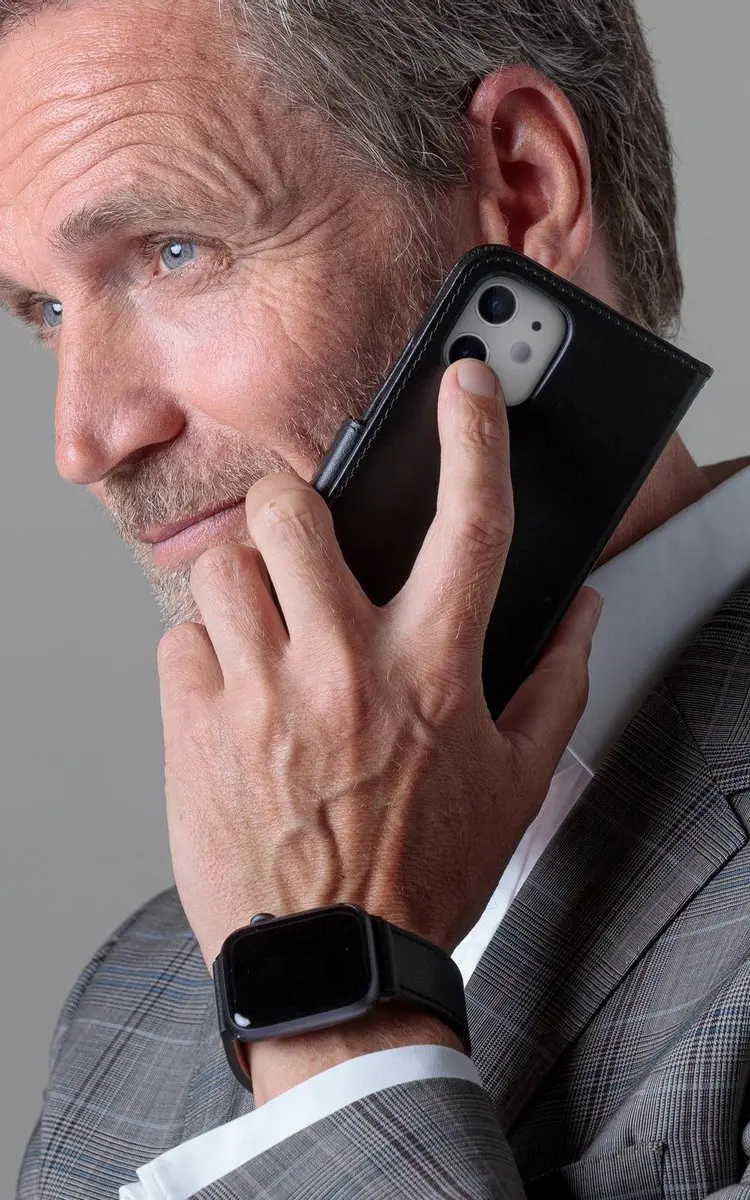 dbramante1928 iPhone 12 Mini Boekhoesje LY54GTBL1178 - Zwart - 4 Pasjes