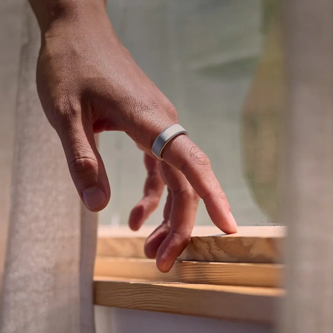 Oura Ring 4 Brushed Silver - Maat 9 - afbeelding 5 van 6