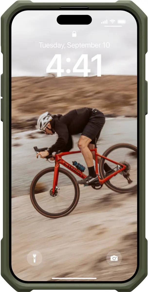 Urban Armor Gear Essential Armor iPhone 15 Plus Hoesje - Groen - 114307117272 - afbeelding 6 van 6
