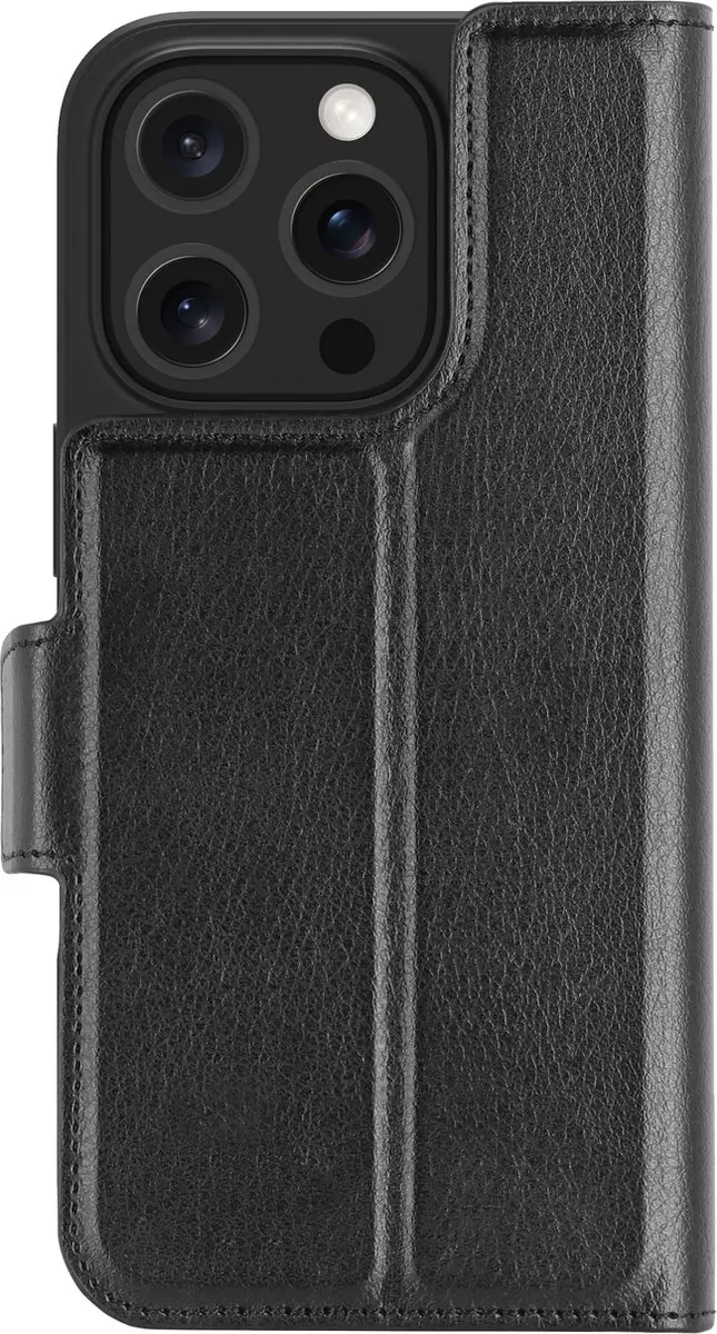 dbramante1928 Oslo Pro Wallet Bookcase Hoesje iPhone 16 Pro - 3 Pasjes - Zwart
