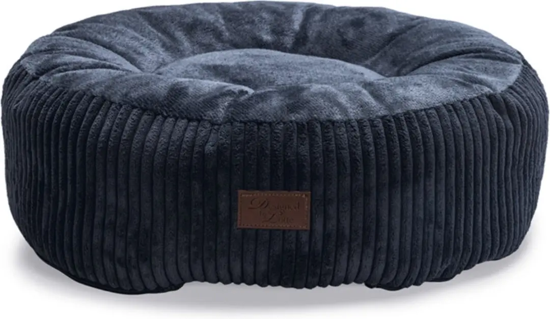 Designed by Lotte Ligmand Ribbed Kattenmand 50x50x17cm