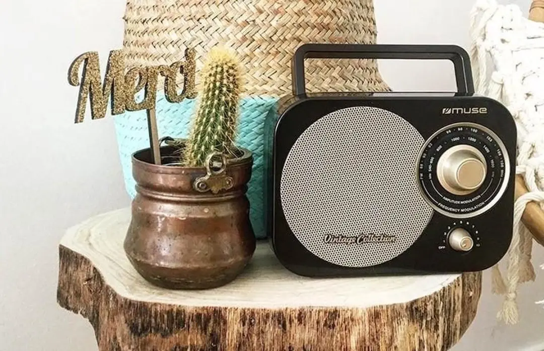 Muse M-055RB Draagbare Vintage Radio - Zwart - afbeelding 3 van 6