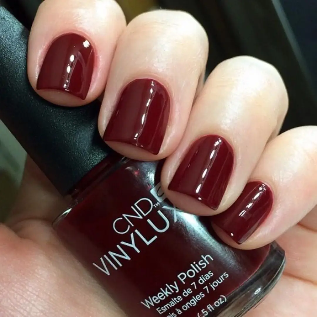 CND Vinylux Decadence #111 Nagellak - 15ml - Rood - afbeelding 3 van 4