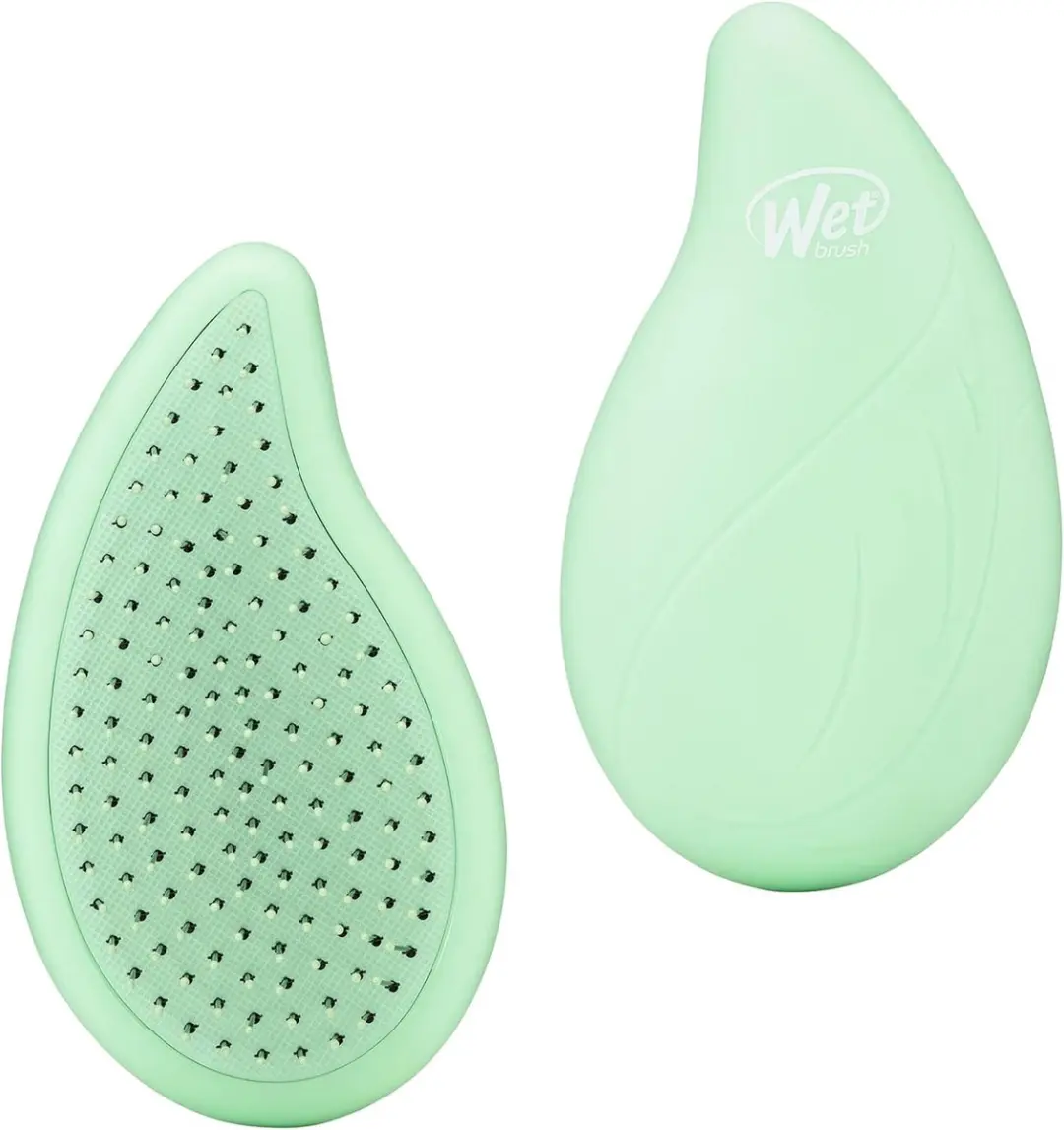 The Wet Brush Go Green Palm Detangler