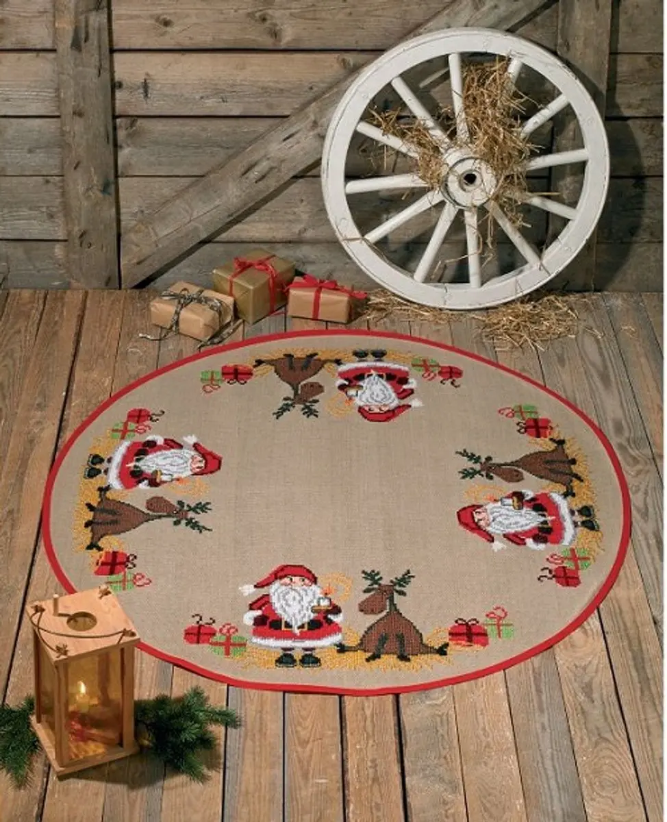 Borduurpakket kerstkleed kerstman met eland Permin 45-0210