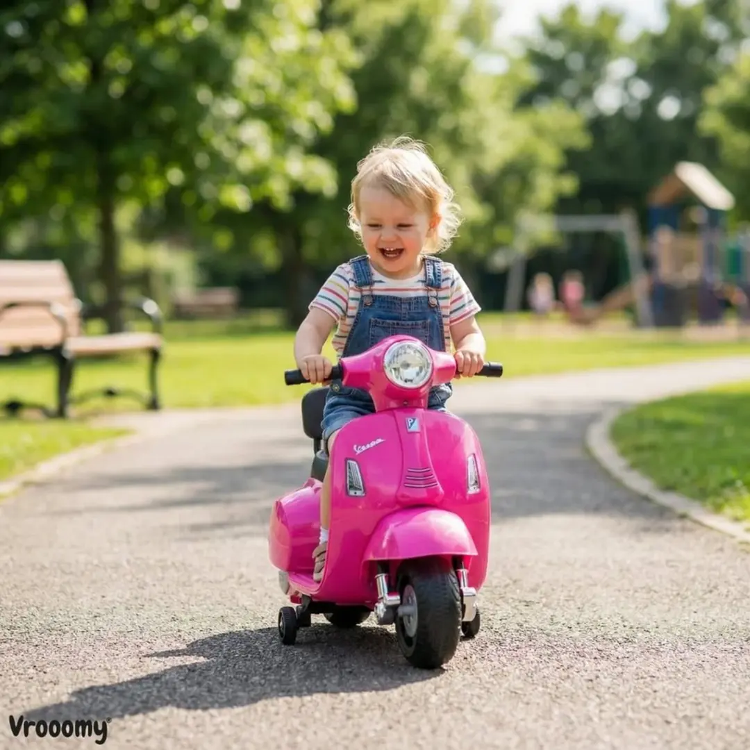 Vrooomy Vespa GTS Elektrische Kinderscooter 6V - Roze - afbeelding 4 van 6