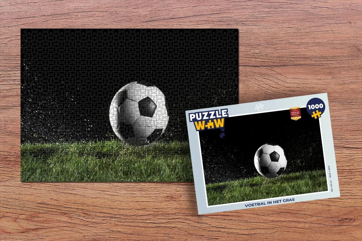 PuzzleWow Voetbal in het Gras Legpuzzel 1000 Stuks - Multicolor