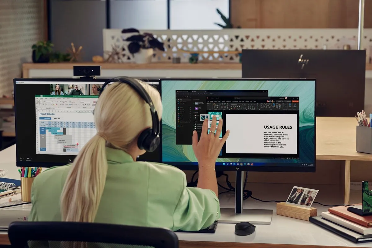 HP E24t G5 Touch FHD Monitor - 24 inch