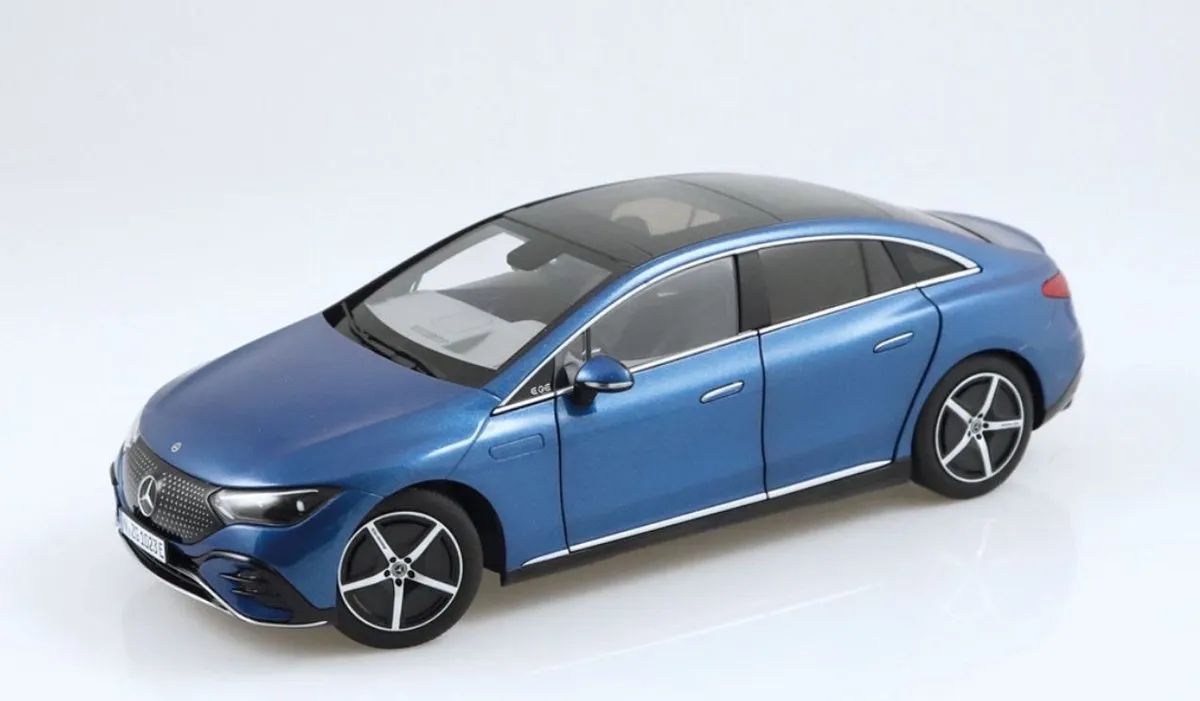 Mercedes-Benz EQE Modelauto 1:18 NZG - Wit/Zwart