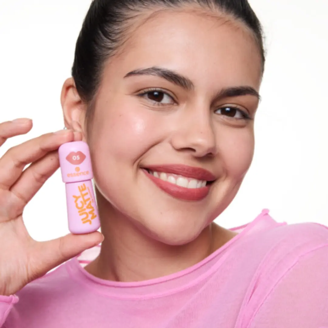 Essence Juicy Matte Lip Mousse 05 Gauzy Latte 2,7ml - afbeelding 5 van 6
