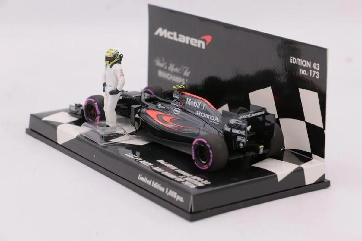 Formule 1 McLaren MP4-31 #22 Abu Dhabi 2016 - 1:43 Minichamps