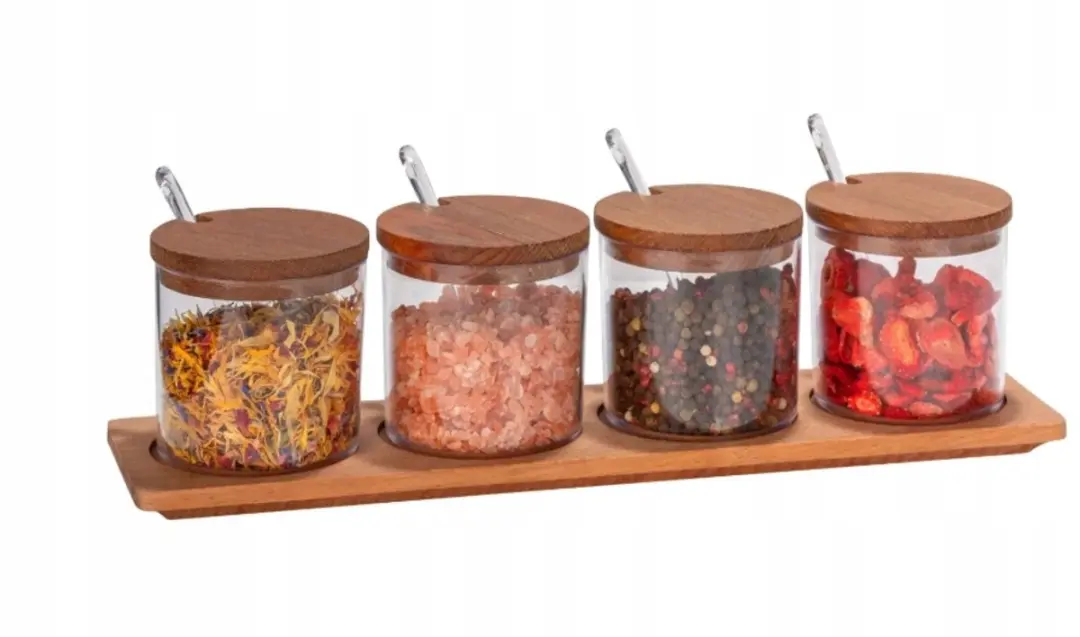 Wenko Set heeft 4 Kruidenpotjes met Lepeltjes en Lepel