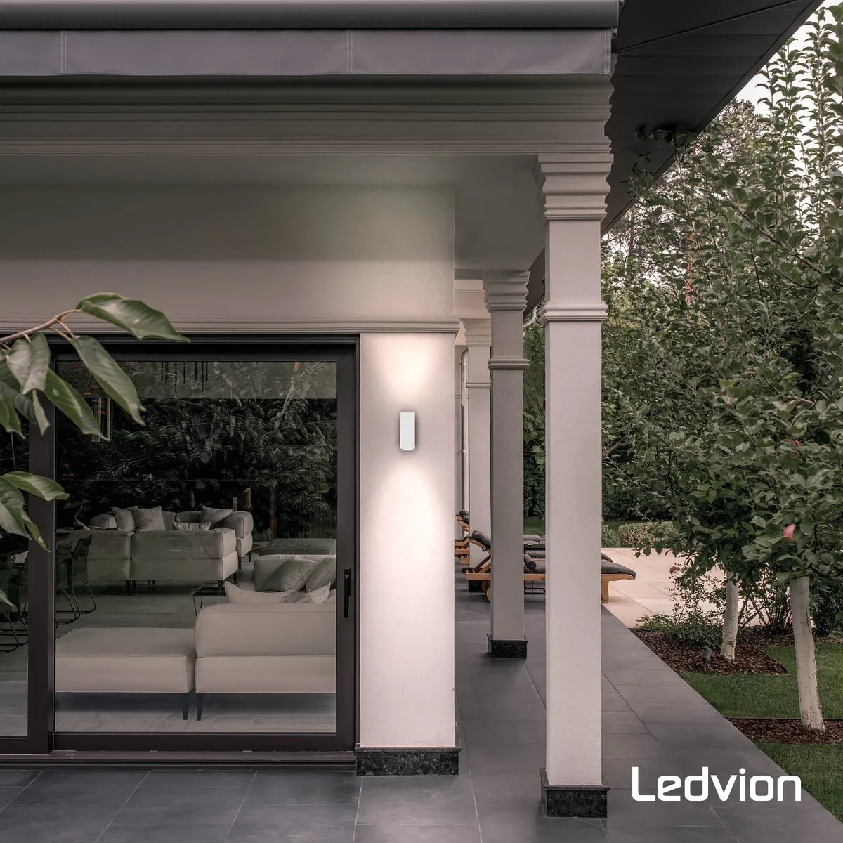 LEDVION LED Wandlamp Cube & Wit 2x0.5W 2700K - IP54
