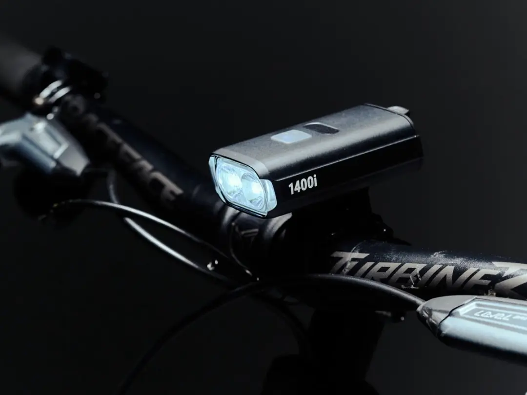 BBB Cycling StrikeDuo 1400i Koplamp - 1400 Lumen - BLS-271i - afbeelding 2 van 6