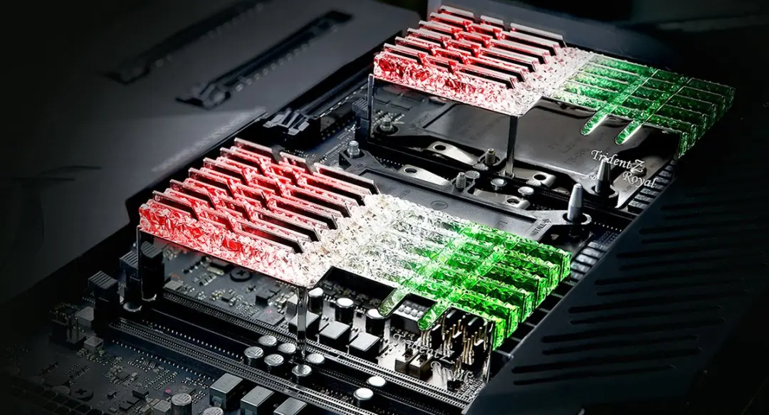 G.Skill Trident Z Royal F4-3600C18D-32GTRS DDR4 Geheugen - 32GB (2x16GB)
