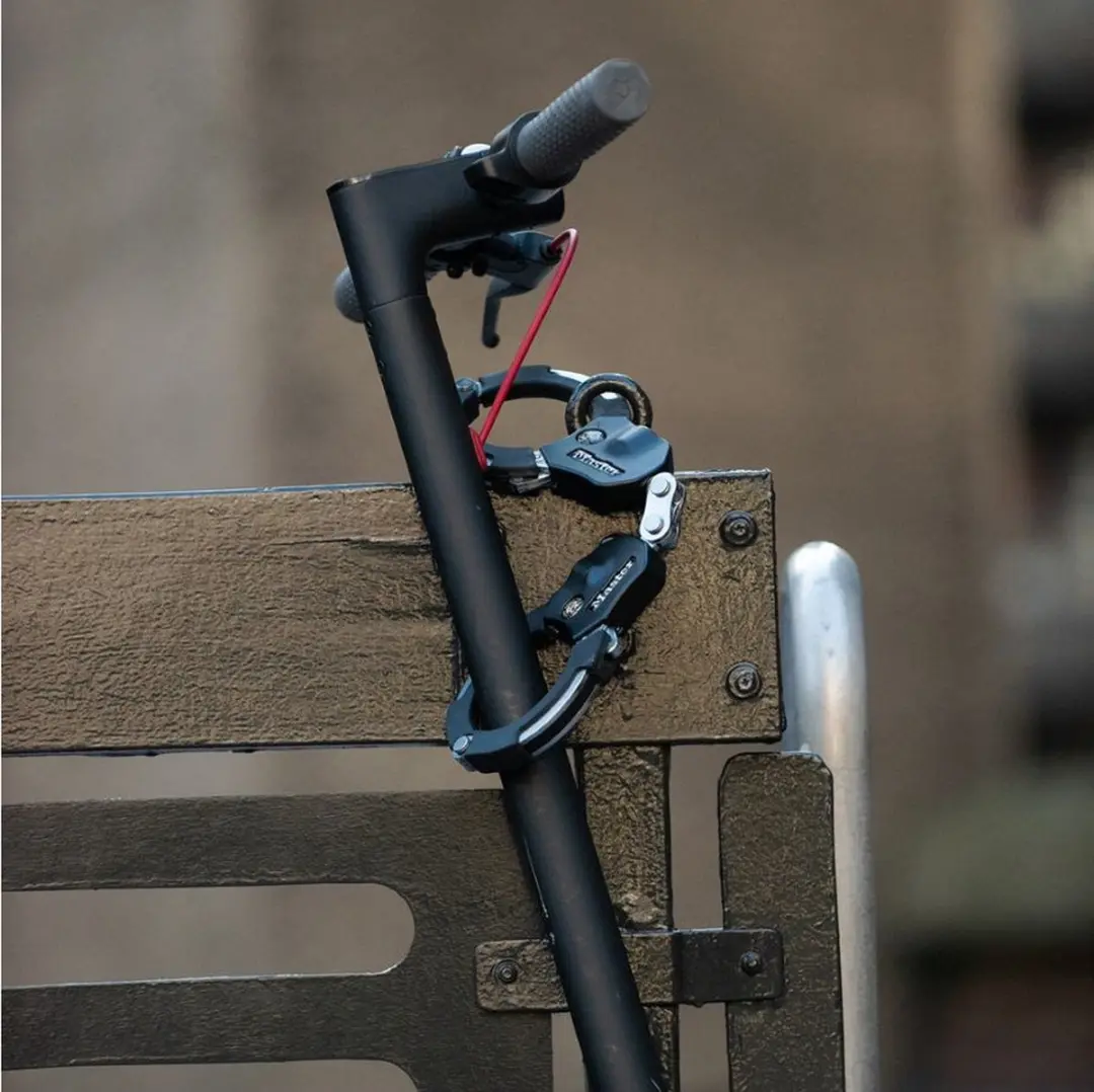 Masterlock 8200EURDPRO Street Cuff Slot - Zilver/Zwart - afbeelding 4 van 6