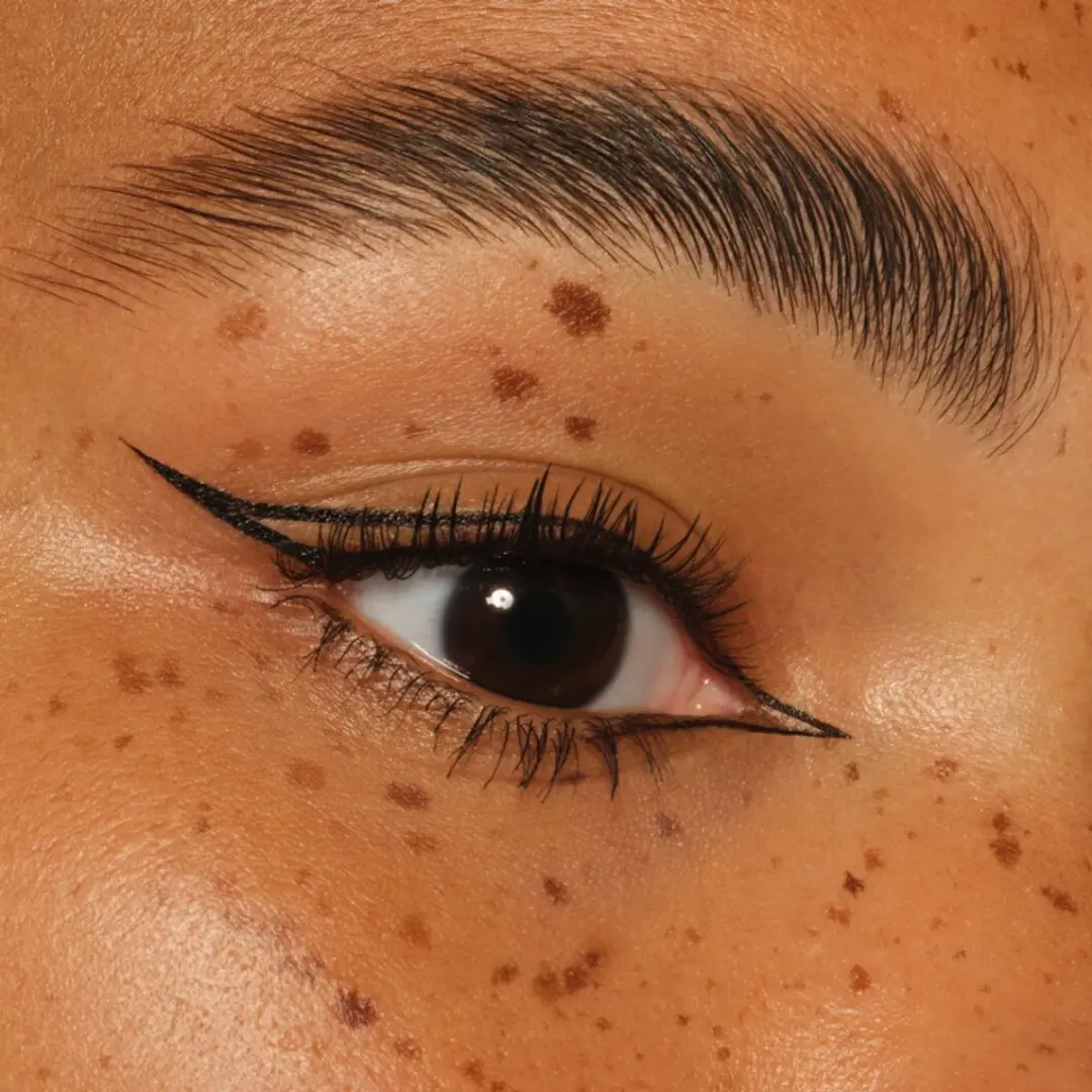 Essence Eyeliner Flick it! Waterproof - 0.5ml - Kleurloos