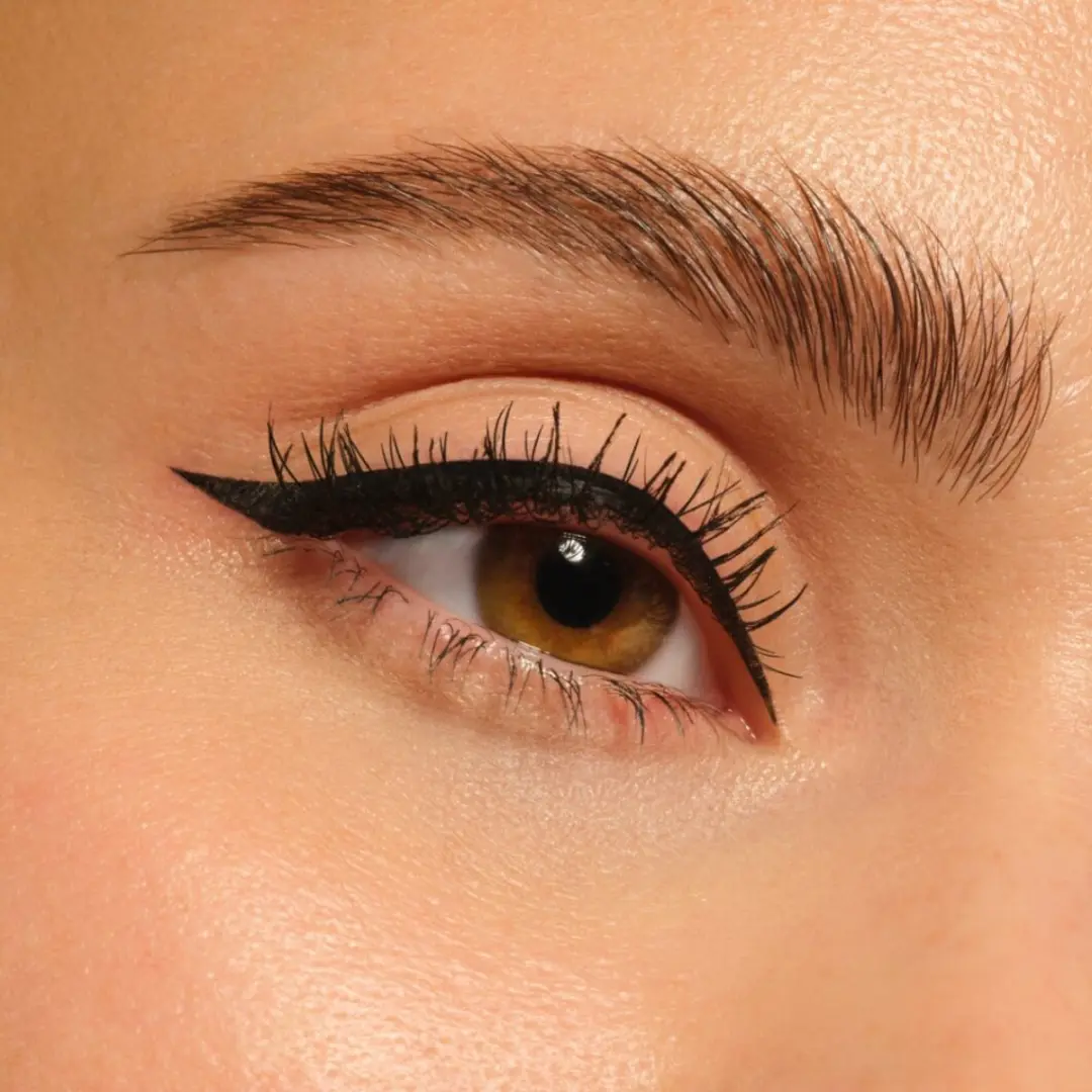 Essence Eyeliner Pen Waterproof 01 - 1.2ml - afbeelding 5 van 6