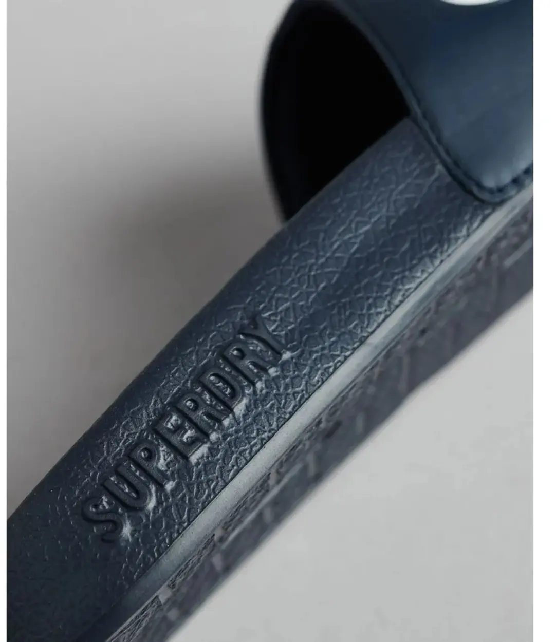 Superdry Code Core Vegan Pool Slide Heren Slippers - Donkerblauw/Wit - afbeelding 4 van 6