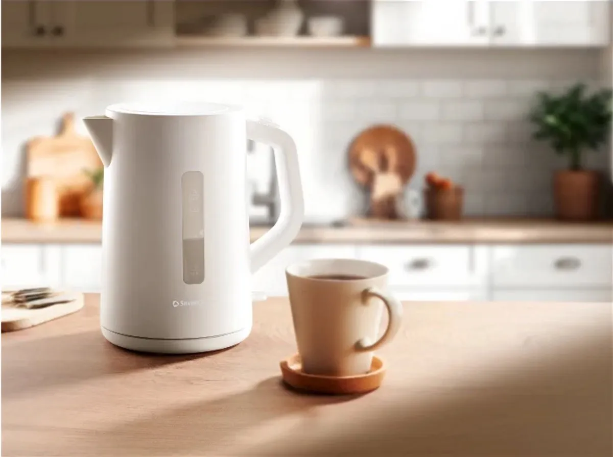 SILVERCREST® Waterkoker 1,7 L - Materiaal: BPA vrij kunststof - Vermogen: 3000 W - 1 l water in ca. 2:37 min. - 360° draaibaar - Uitneembaar en afwasbaar kalkfilter - Waterstandaanwijzing - Wit