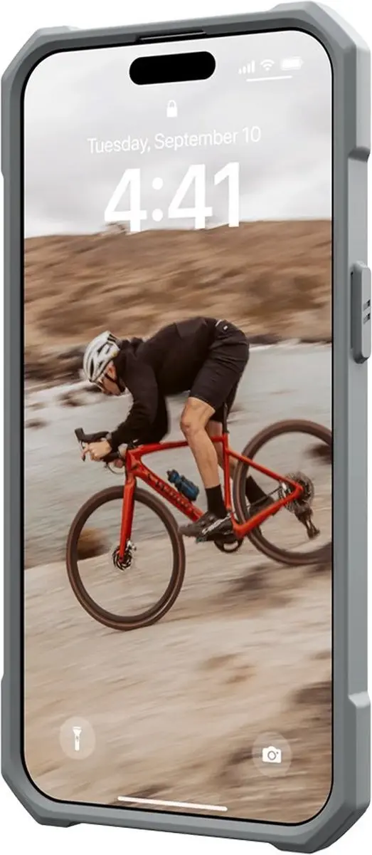 Urban Armor Gear Essential Armor Mag iPhone 15 Pro Max Hoesje 114296113333 - Zilver - afbeelding 3 van 6