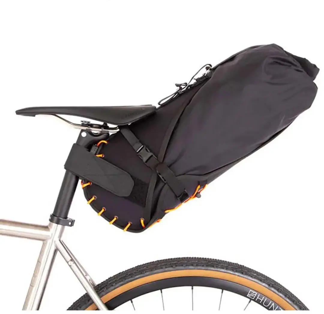 Restrap Zadeltas Waterproof 14L - Oranje/Zwart - afbeelding 3 van 6