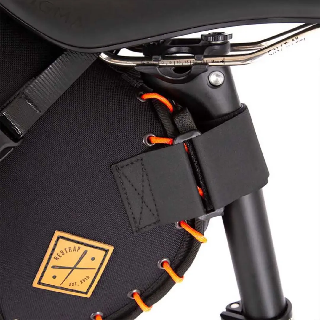 Restrap Zadeltas Waterproof 14L - Oranje/Zwart - afbeelding 5 van 6
