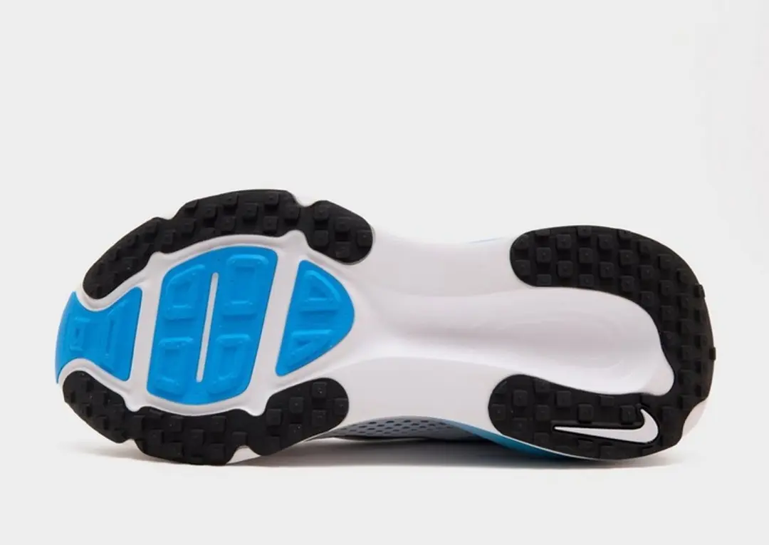 Nike Vomero 18 HM6803-109 Sportschoenen - 46 - afbeelding 4 van 5