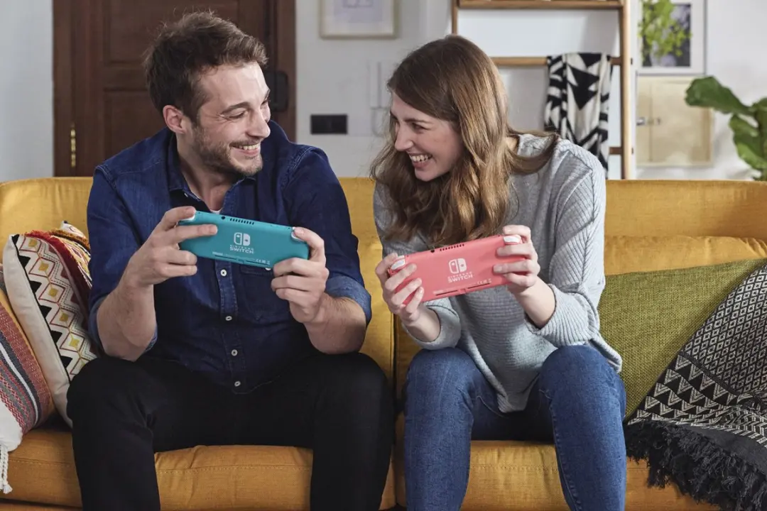 Nintendo Switch Lite Coral - 32GB - afbeelding 3 van 6