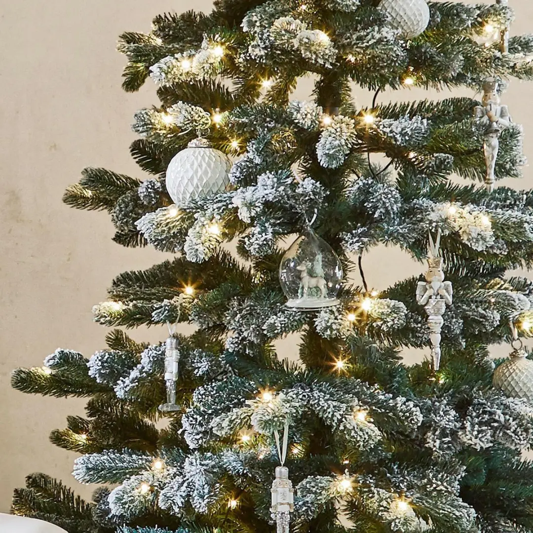 Loberon Kerstboom 150cm - 480 LED Groen/Wit - afbeelding 4 van 6