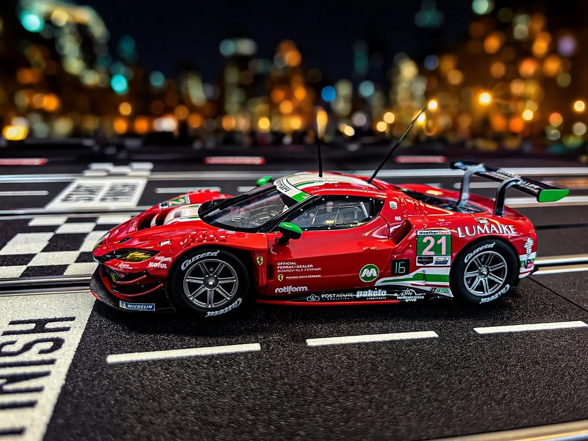 Carrera Ferrari 296 GT3 'AF Corse No.21' Speelgoedauto - DIGITAL 132 - Multi