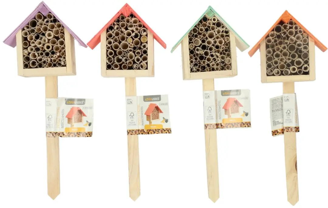 Houten Insectenhotel op Prikker.