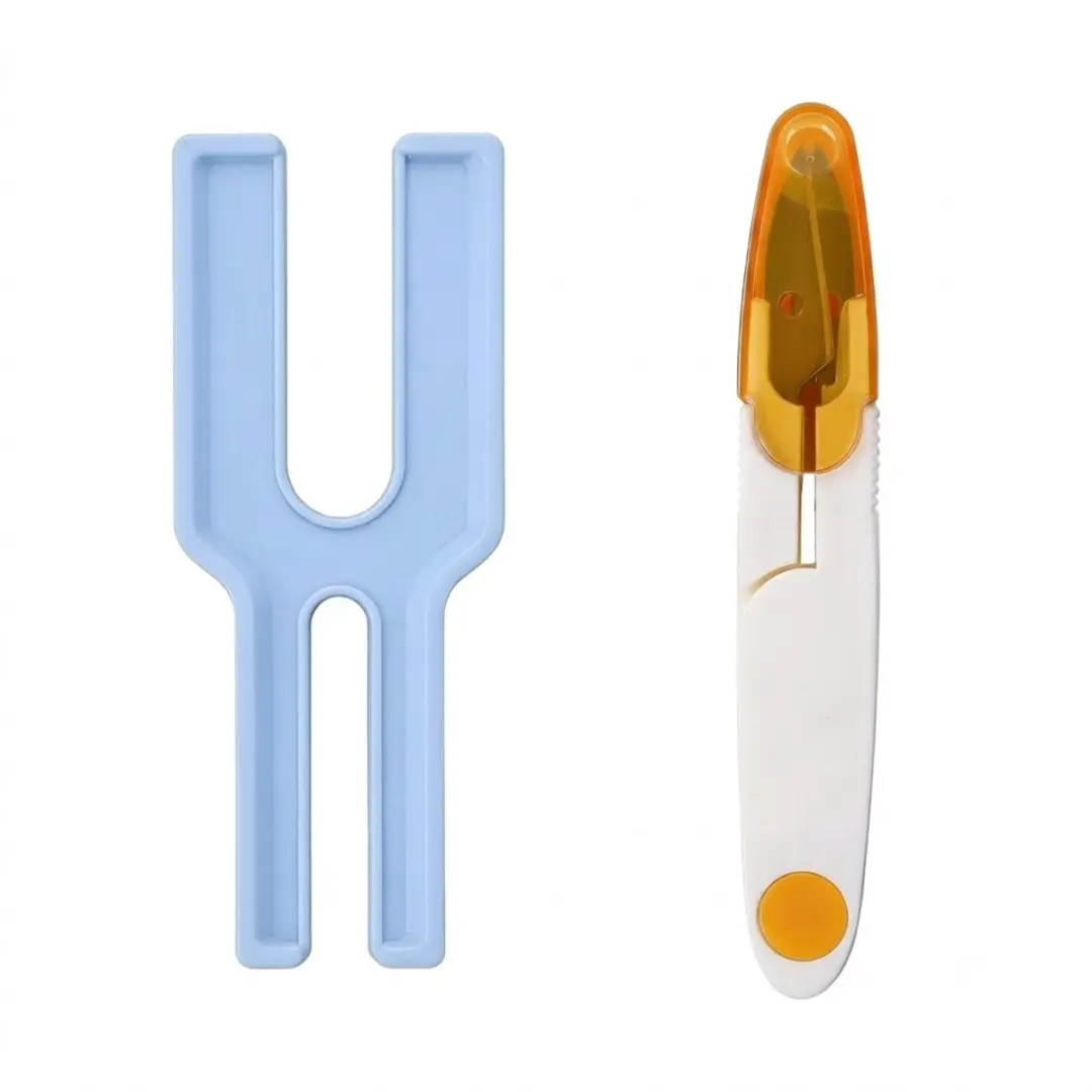 Blauw wit pom pom maker 2 delige set voor hobby en knutselen inclusief pom pom t