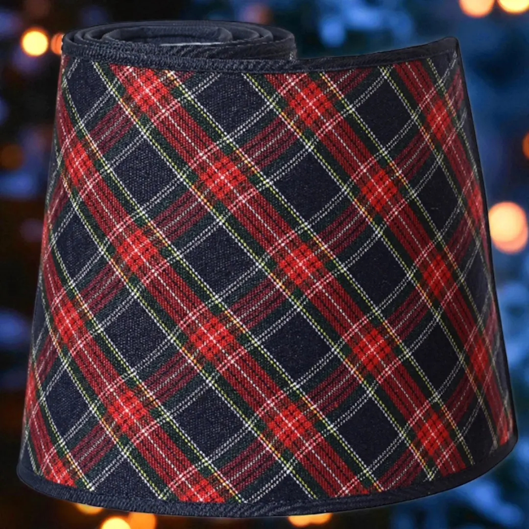 Donkerblauwe kerstboomring met ruitmotief