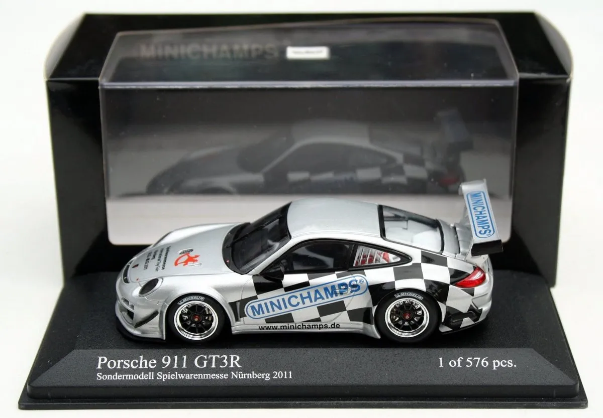 Porsche 911 GT3R 1:43 Minichamps